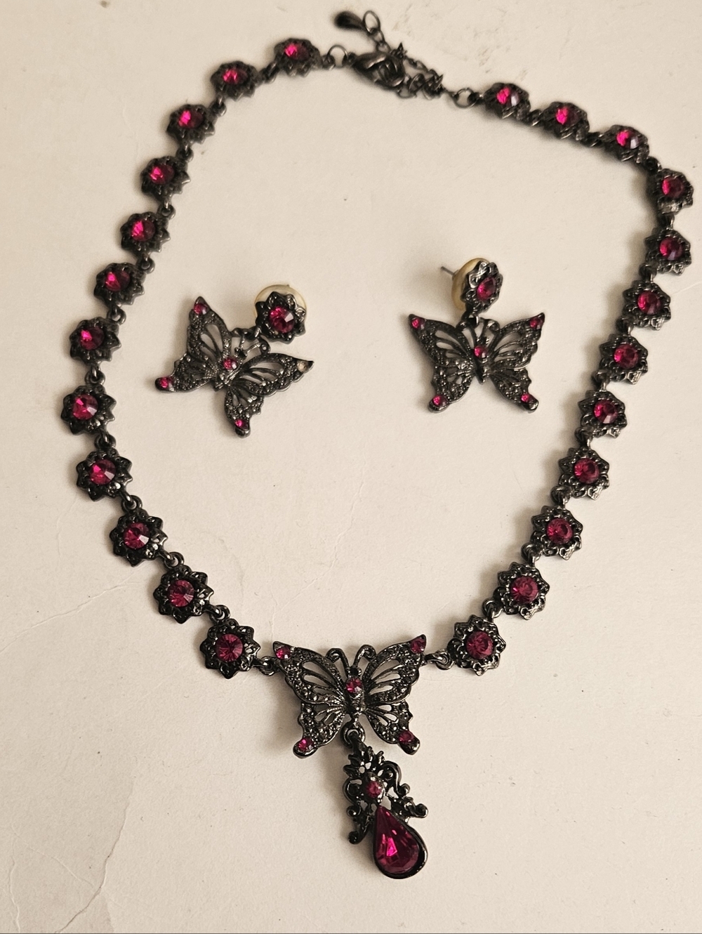 Pretty Choker Necklace And Earrings With Red Crystals And Butterfly Pendants